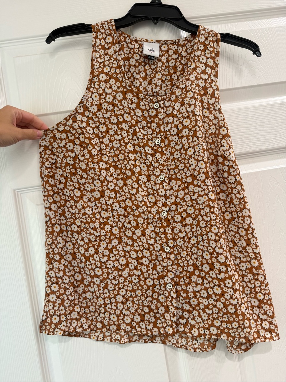 CAbi 4358 daisy lark Brown White Floral Enamel Buttons tank blouse women’s small